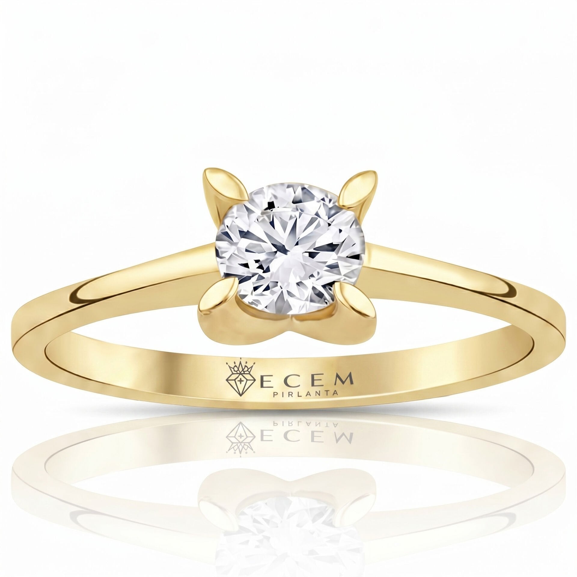 0.80 Carat E VS Lab. Diamond Solitaire Yellow Gold Ring